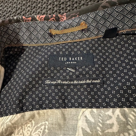 Ted Baker London Mens Dark Floral Button Down Shirt EUC Long Sleeve - Picture 4 of 9